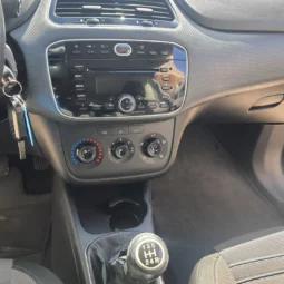 
										FIAT PUNTO EVO MTJ 95CV full									